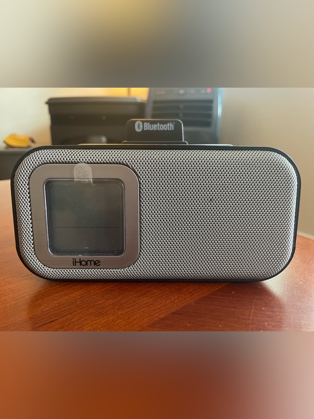 iHome  Bluetooth Speaker Dock with Display and alarm ⏰